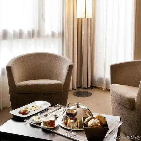 Novotel Centre Part-dieu 4* ליון