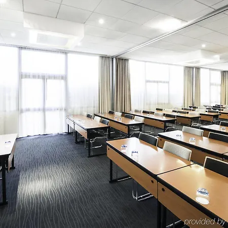 Novotel Centre Part-dieu 4* ליון